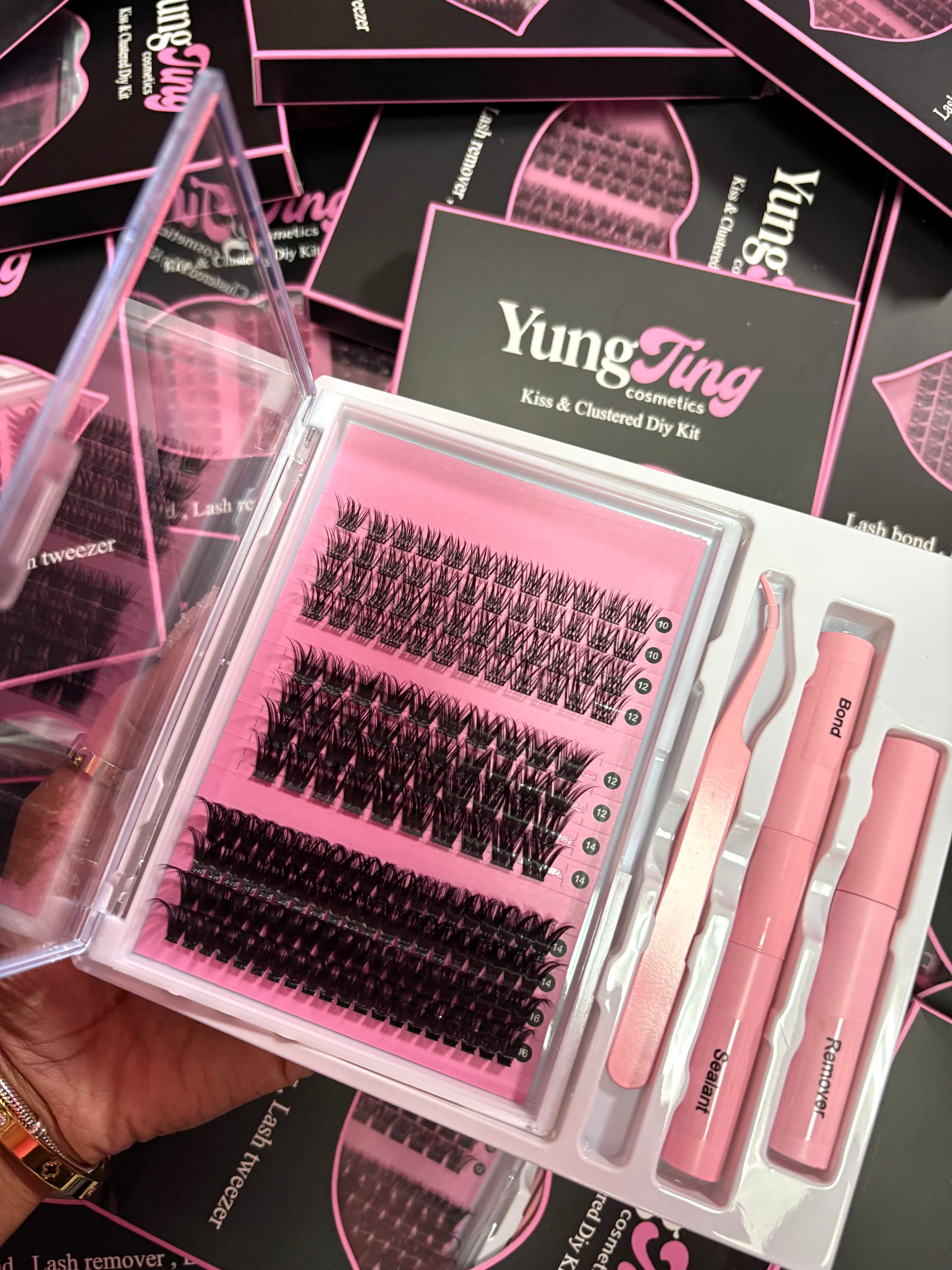 Kiss & Clustered DIY Kit